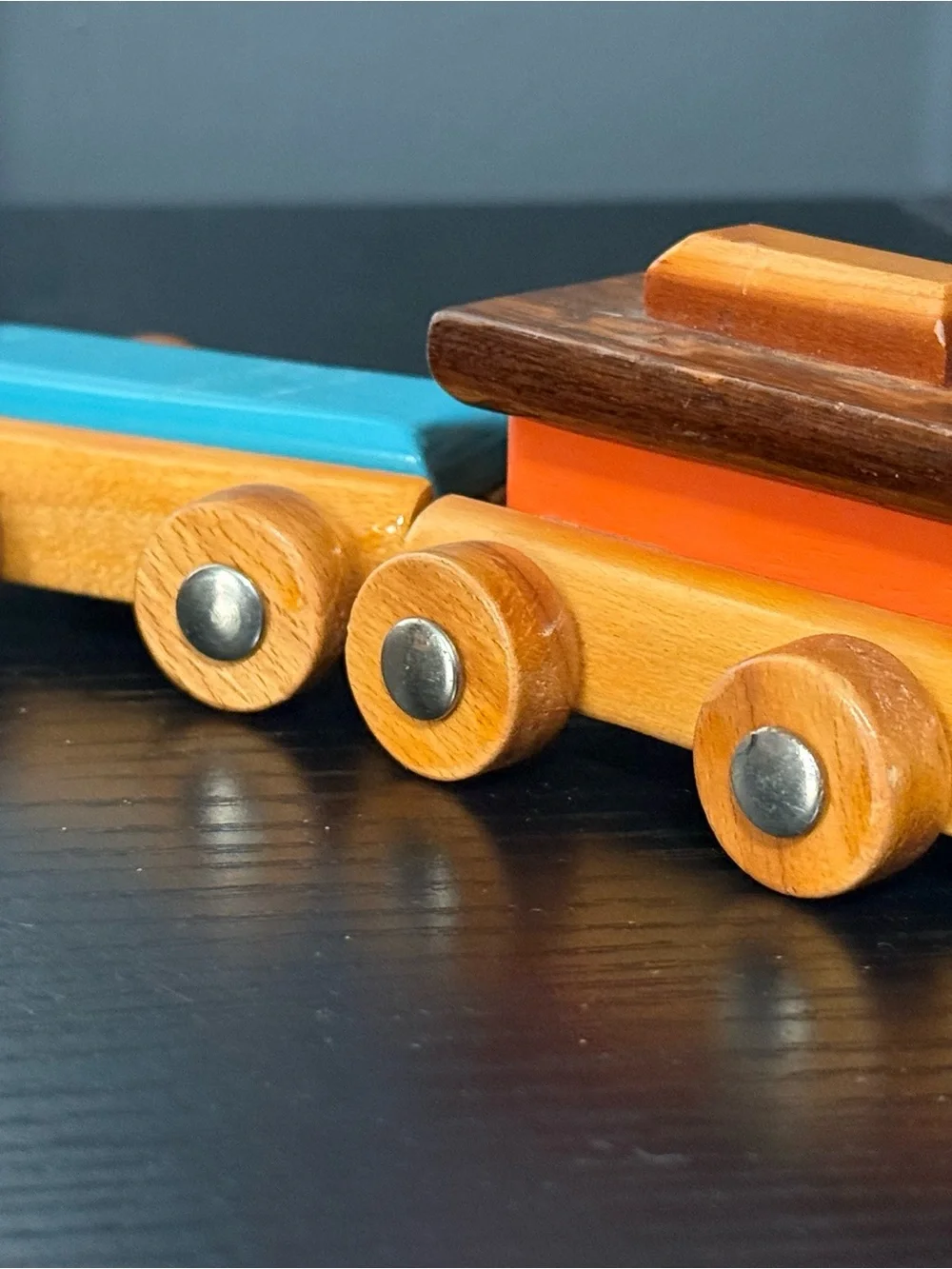 Vintage Wooden Pull Train Set (1) Engine (2) Cars & (1) Caboose
